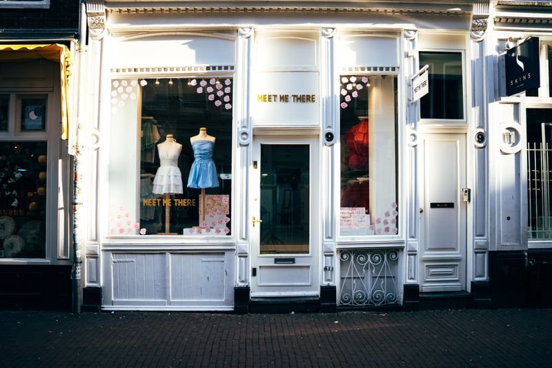 Retail signage